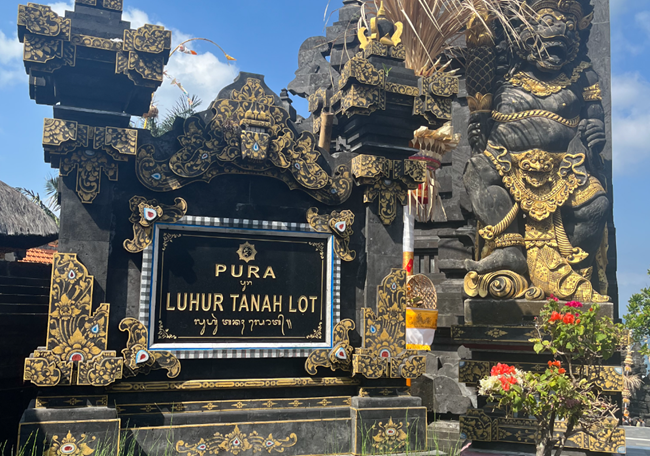 Indonesia tìm cách tháo gỡ quá tải du lịch tại Bali (14/01/2024)